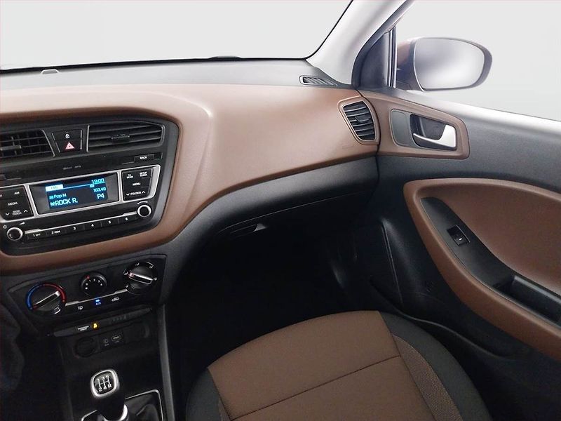 Hyundai i20 (2017) 1.2, ČR,1.maj, Serv.kniha - fotka 8 z 15