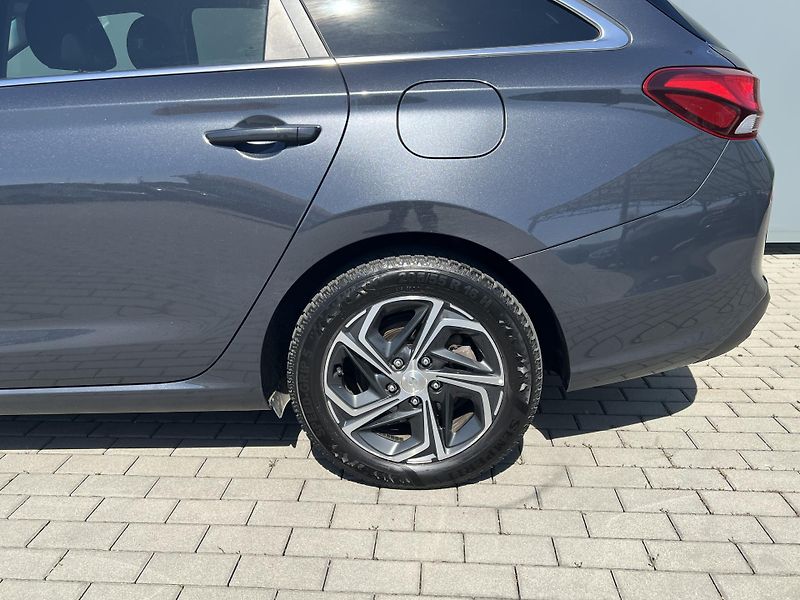 Hyundai i30 (2020) - fotka 43 z 44