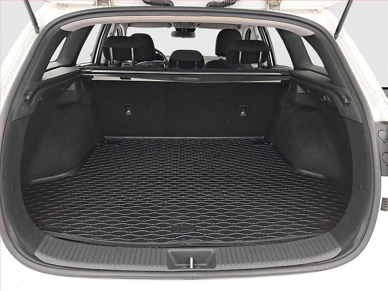 Hyundai i30 (2017) 1.6 CRDi, Tempomat - fotka 14 z 16
