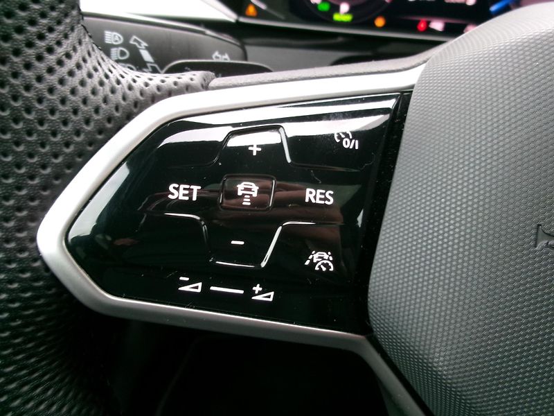 Volkswagen Arteon Shooting Brake (2023) 1,4TSI E-hybrid R-Line WEBASTO - fotka 25 z 62