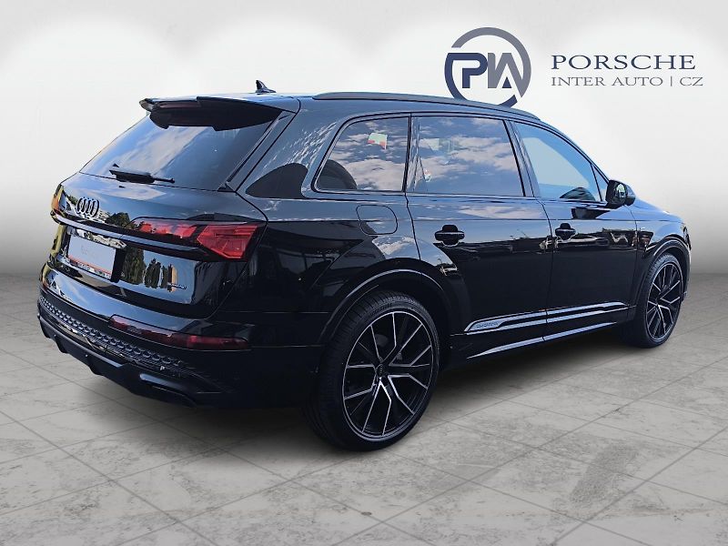 Audi Q7 3.0 TDi S-Line - fotka 2 z 23