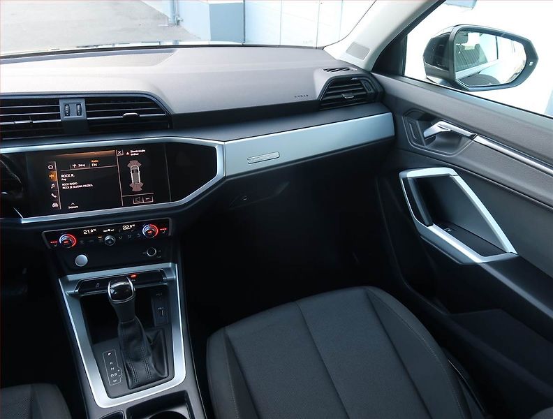 Audi Q3 (2020) 40 TFSI - fotka 8 z 25