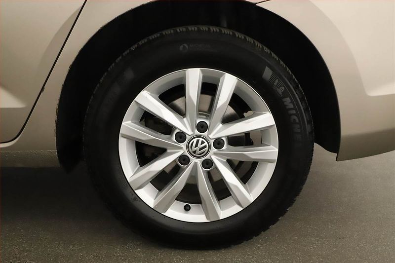 Volkswagen Touran (2018) 1.4 TSI, Automat, Tempomat - fotka 12 z 20