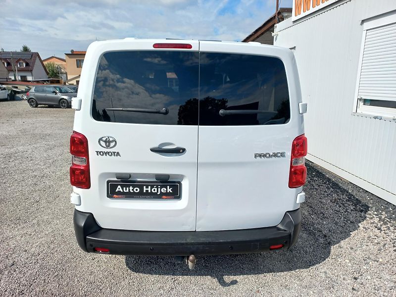 Toyota ProAce (2023) 2.0D-4D 106kW L2 9-míst ČR DPH - fotka 7 z 19