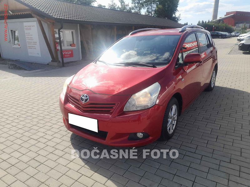 Toyota Verso (2011) 2.0, 2.maj,ČR, Navi - fotka 1 z 3