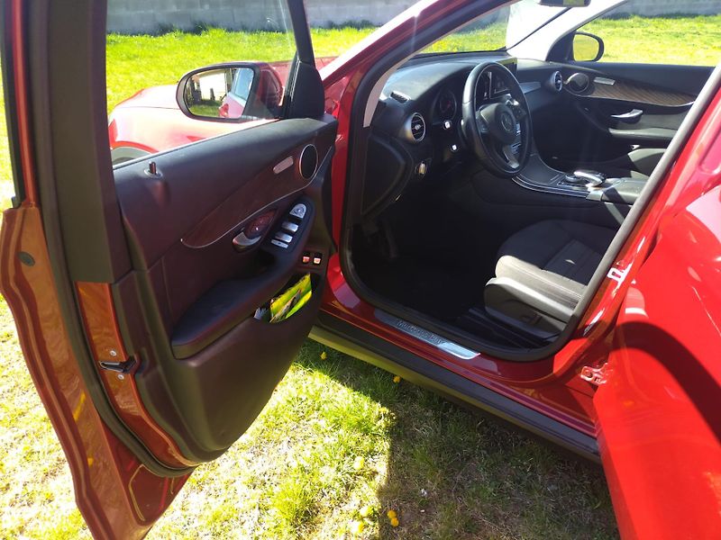 Mercedes-Benz GLC (2015) 220 d 4Matic - fotka 5 z 15