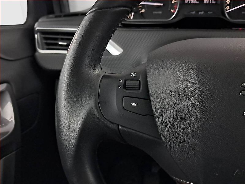 Peugeot 2008 (2019) 1.2 PureTech, Serv.kniha - fotka 16 z 17