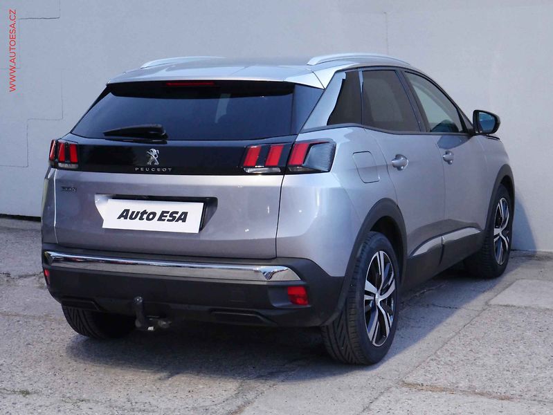 Peugeot 3008 (2019) 1.5 HDi, Allure, TZ, navi - fotka 6 z 19