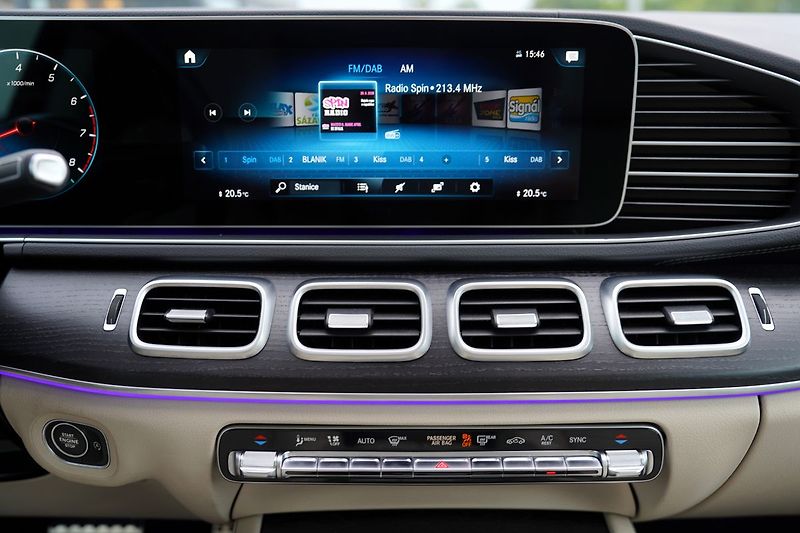 Mercedes-Benz GLS 580 4Matic/AMG/21/HUD/ČR - fotka 40 z 49
