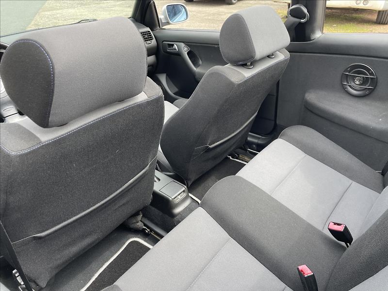 Volkswagen Golf 2,0i 85kW*Pěkný stav* - fotka 38 z 44