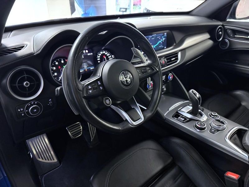 Alfa Romeo Stelvio (2020) 2.0T 280k AT8 ZF Q4 4x4 Veloce - fotka 17 z 22