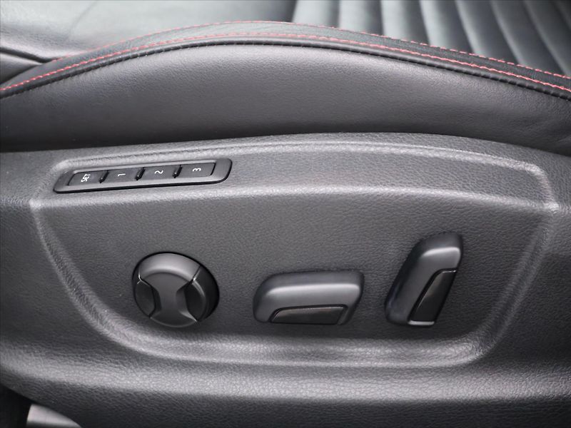 Škoda Octavia 2,0 TSI DSG RS230 CZ Challenge - fotka 16 z 37
