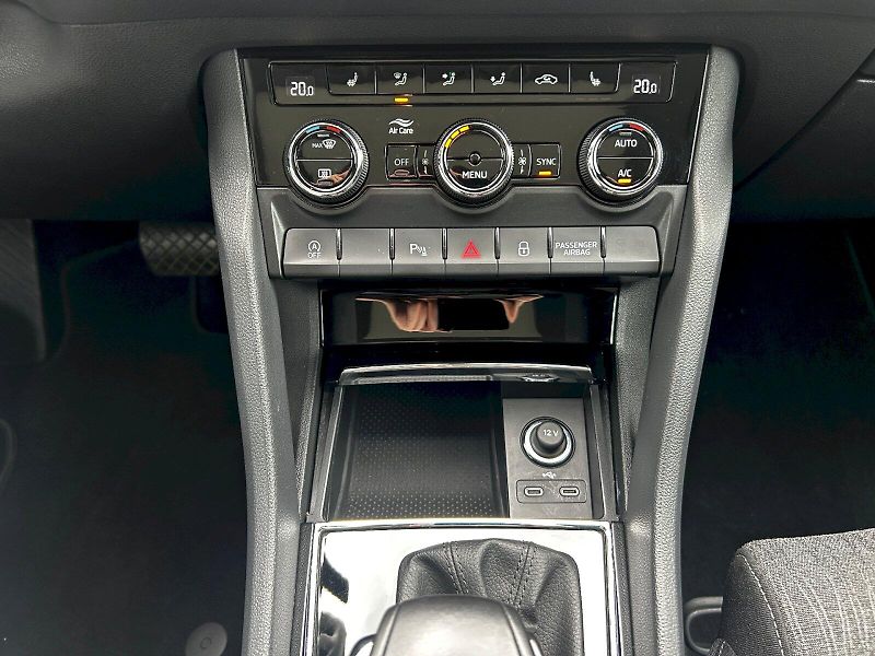 Škoda Karoq (2022) 1.5 TSI 110kW DSG Style - fotka 20 z 35