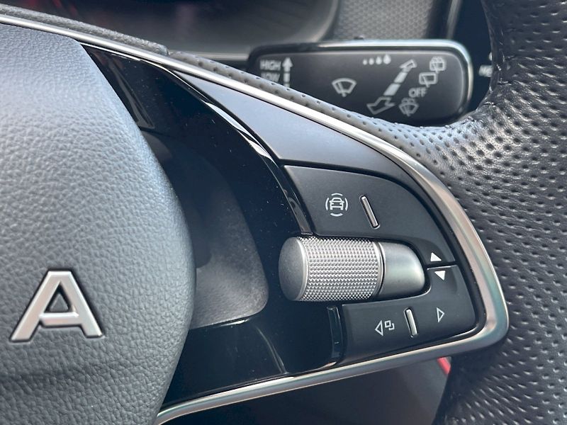 Škoda Kamiq (2025) 1.0 TSI 85 kW Monte Carlo - fotka 10 z 33