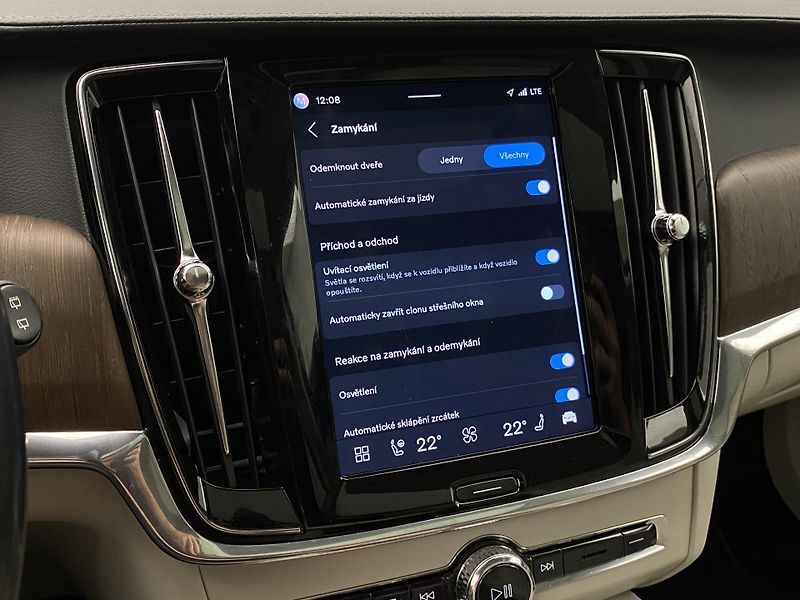 Volvo V90 B4 AWD BRIGHT PLUS AUT CZ - fotka 50 z 60
