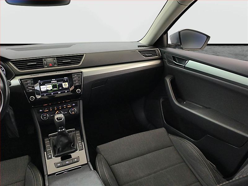 Škoda Superb (2015) Ambition Plus 1.6 TDI, Navi - fotka 8 z 16