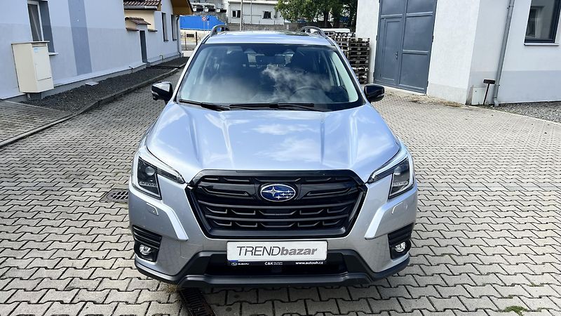 Subaru Forester 2.0 E-BOXER EXECUTIVE - fotka 2 z 14