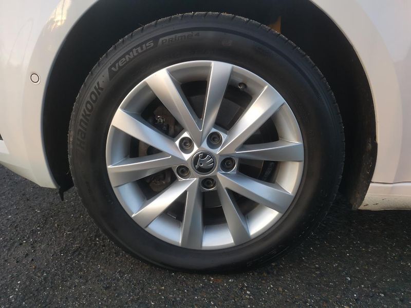 Škoda Octavia 2,0TDI DSG 110kW ACC STYLEPLUS - fotka 12 z 87