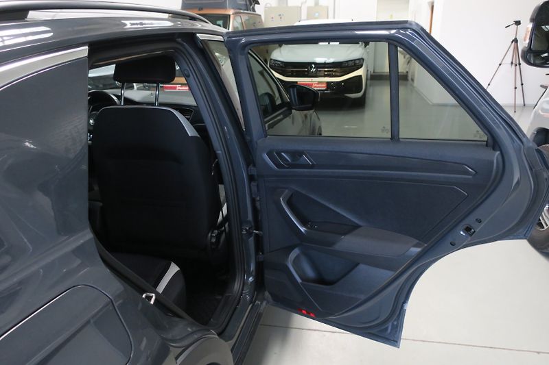 Volkswagen T-Roc (2019) Sport 1.5 TSI 110 kW manuál - fotka 40 z 47