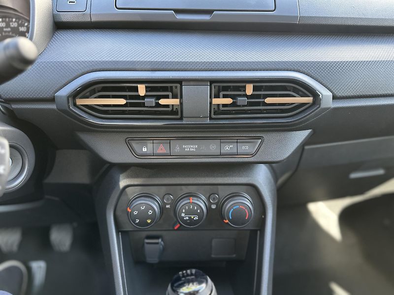 Dacia Sandero (2026) STEPWAY TCe 110 - SKLADEM - fotka 9 z 16