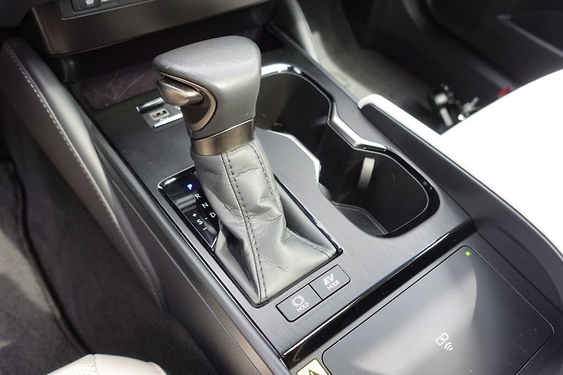 Lexus ES 300h ES300h LIMITED EDITION - fotka 27 z 41