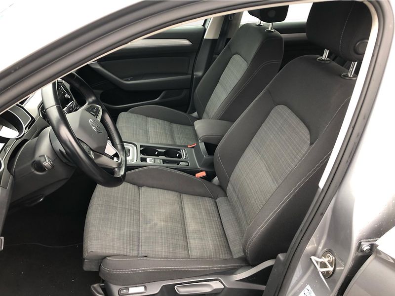 Volkswagen Passat 2.0 TDi DSG 7st. BUSINESS - fotka 11 z 30