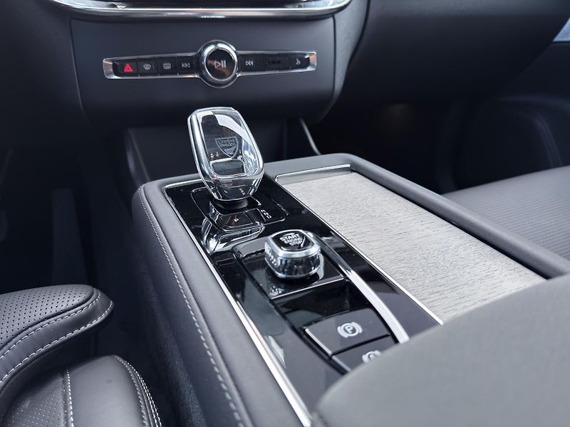 Volvo XC90 B5 AWD ULTRA BRIGHT // +kola  - fotka 24 z 59