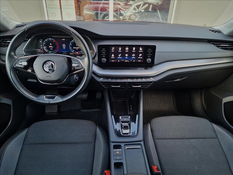 Škoda Octavia 2.0TDI DSG Ambition,ČR,1.Maj. - fotka 24 z 50
