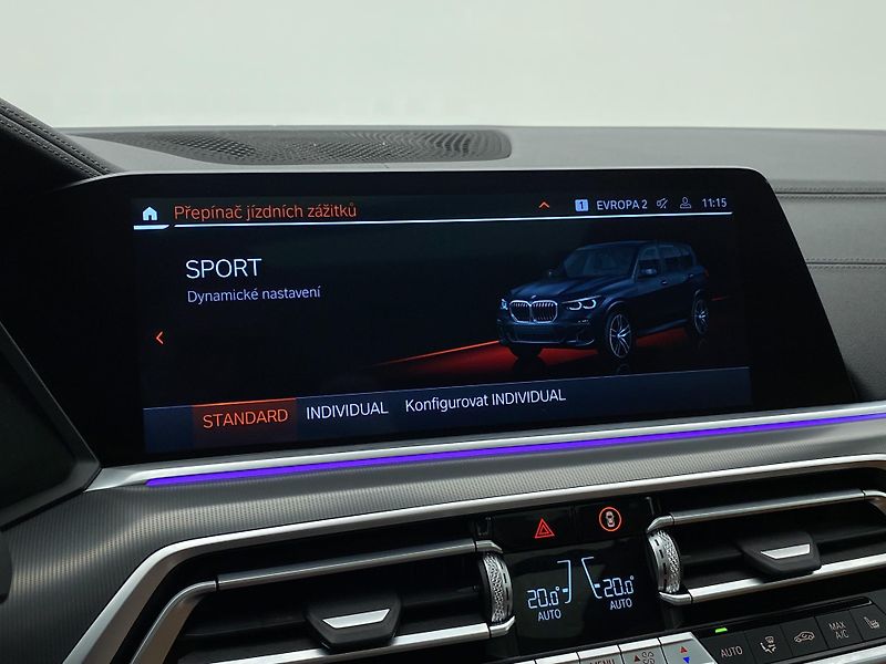 BMW X5 30d xDrive M-Paket REZERVACE - fotka 74 z 75