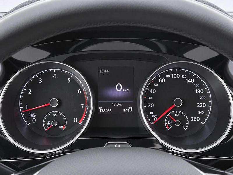 Volkswagen Touran 1,4 TSI Highline CZ Aut.klima - fotka 21 z 36