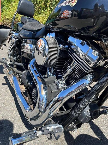 Harley-Davidson FXDWGI Dyna Wide Glide (2012) - fotka 12 z 16