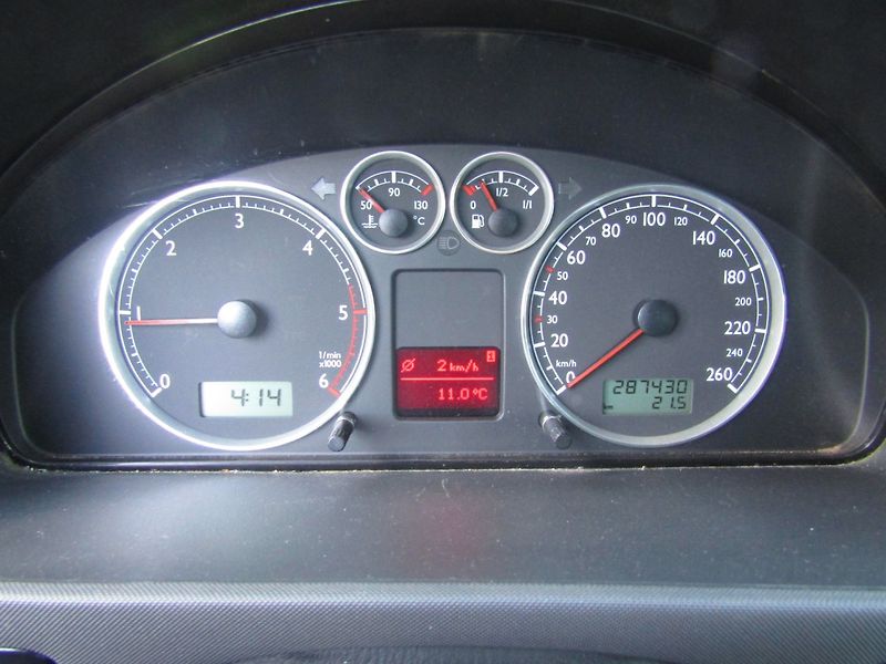 Volkswagen Sharan (2004) 1.9 TDI 85kW 7 SEDADEL - fotka 28 z 35