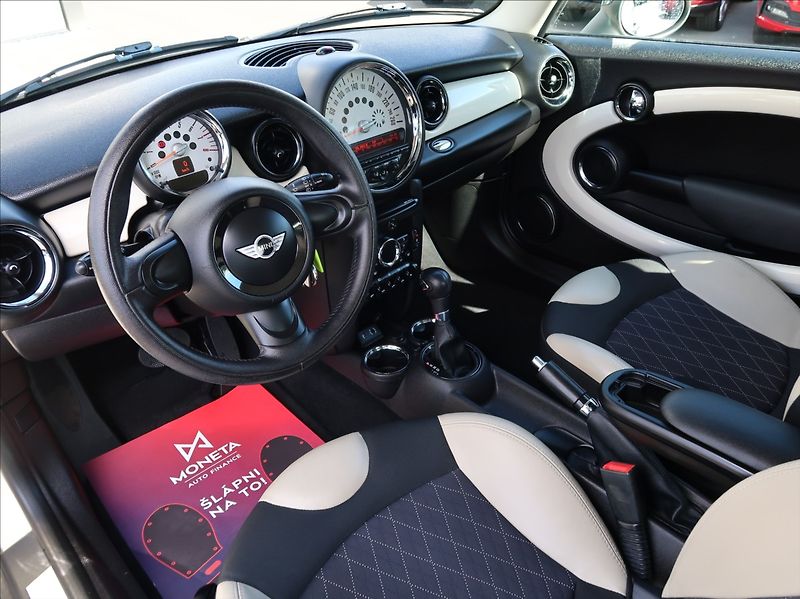 Mini Cooper 1,6 i,90kW,1majČR,automat,53tk - fotka 9 z 25