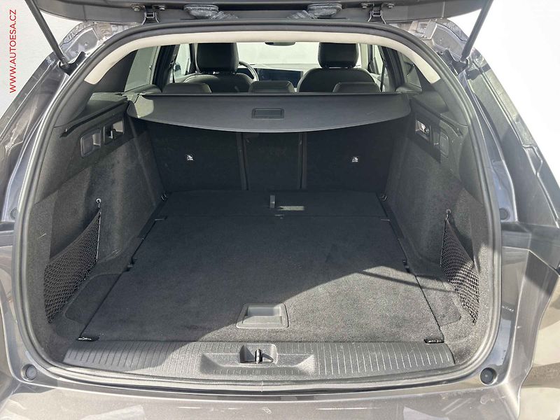 Opel Astra (2023) 1.2T, Elegance, LED, kamera - fotka 7 z 18
