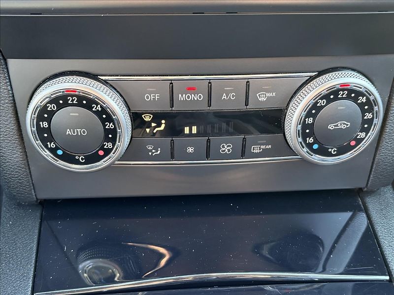 Mercedes-Benz GLK 3,0 350CDi 165kW 4M,Xenon,Kůže - fotka 13 z 36