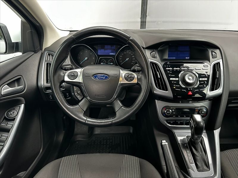 Ford Focus 2,0 2.0TDCi 85kW AUTOMAT - fotka 17 z 39
