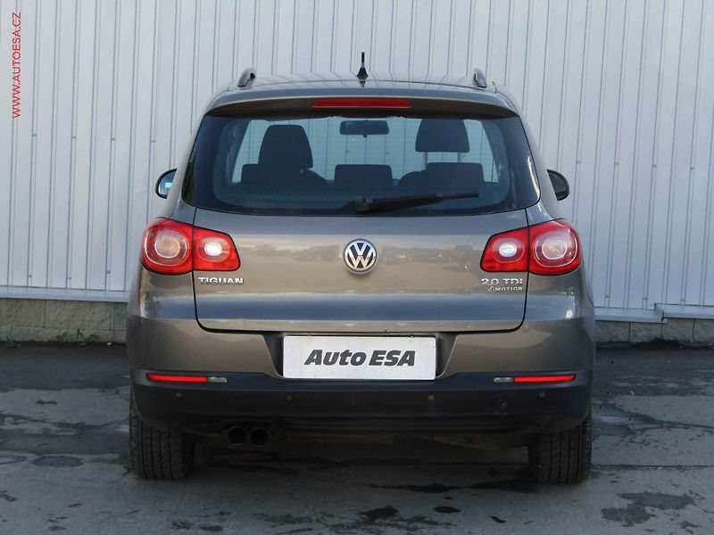 Volkswagen Tiguan (2010) 2.0TDi 4Motion, AC, tažné - fotka 5 z 16