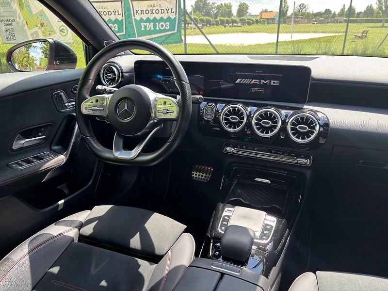 Mercedes-Benz Třídy A A 35 AMG 4Matic - fotka 23 z 31