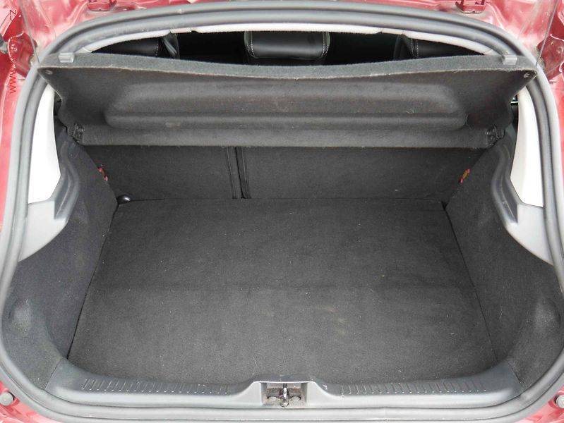Renault Clio (2016) 0.9TCe, Navi, LED - fotka 7 z 21
