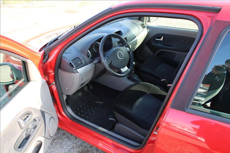 Renault Thalia 1,2 i  1.majitel, ČR, Klima - fotka 9 z 22