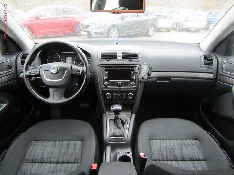Škoda Octavia (2010) 2.0TDI, DSG - fotka 8 z 18