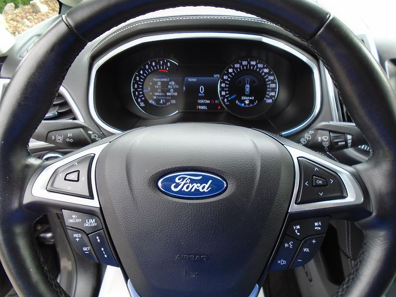 Ford Galaxy 2.5 Durarec FHEV Vignale 7míst - fotka 21 z 46