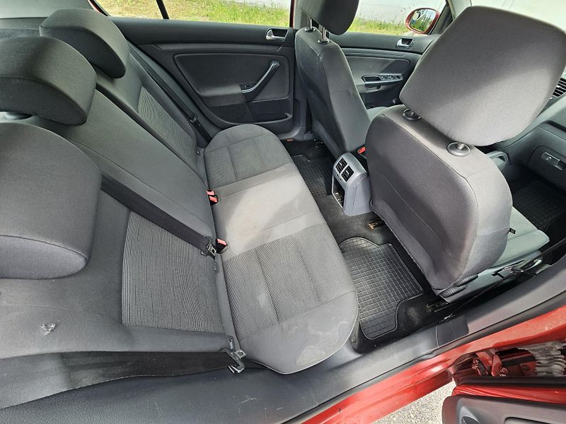 Volkswagen Golf (2008) 5 1.4TSI KLIMA - fotka 14 z 15
