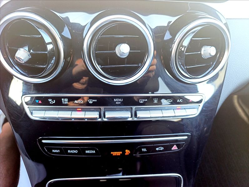 Mercedes-Benz Třídy C 2,0 EQ POWER KAMERA NAVI - fotka 20 z 38