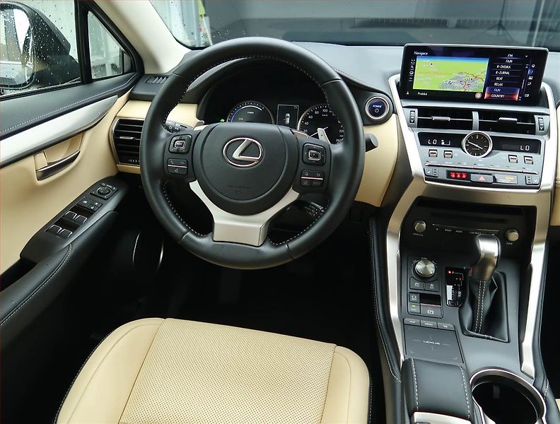 Lexus NX 300h (2022) Style Edition 300h - fotka 7 z 18