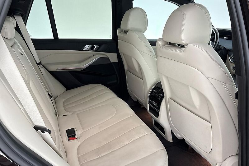 BMW X5 xDrive30d - fotka 14 z 27