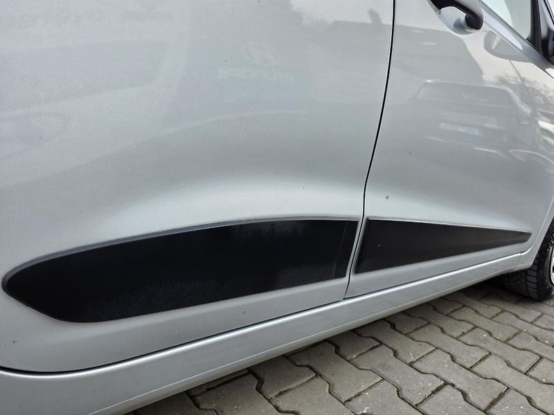 Hyundai i10 1.0-NÍZKÉ KM-ISOFIX-CENTRÁL - fotka 11 z 15