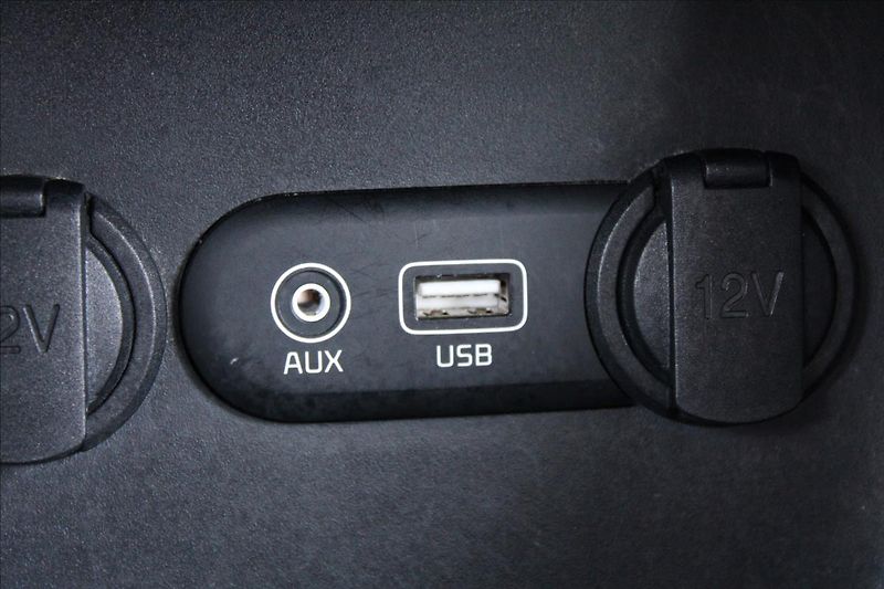Kia Ceed 1,6 GDi  ČR,1.MAJITEL,TOP - fotka 17 z 33