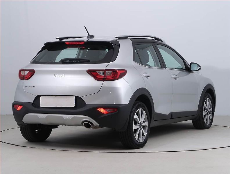 Kia Stonic (2023) Exclusive 1.0 T-GDI, EXCLUSIVE - fotka 5 z 21
