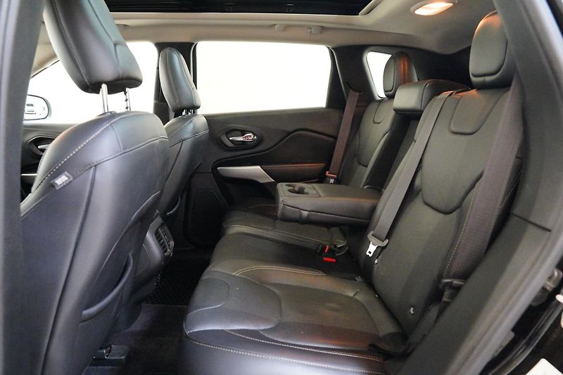 Jeep Cherokee - fotka 37 z 39